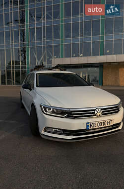 Універсал Volkswagen Passat 2015 в Дніпрі
