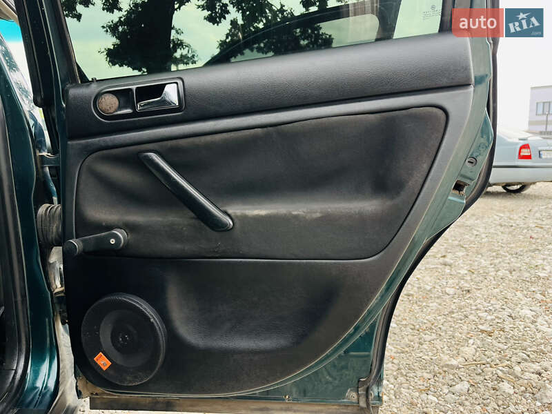 Седан Volkswagen Passat 2003 в Харькове