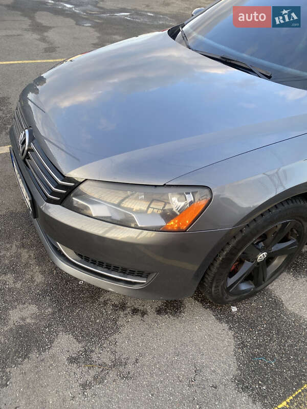 Седан Volkswagen Passat 2012 в Софиевской Борщаговке