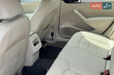 Седан Volkswagen Passat 2012 в 