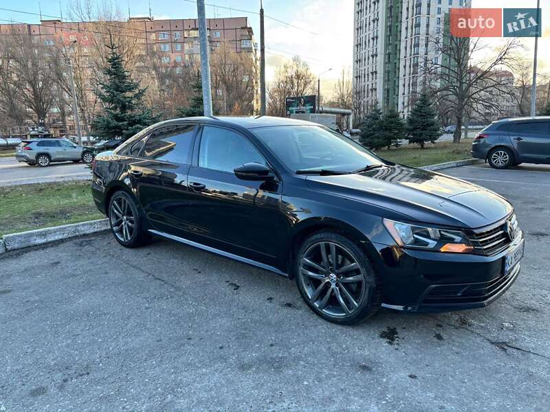 Седан Volkswagen Passat 2016 в Киеве