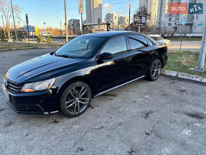 Седан Volkswagen Passat 2016 в Киеве