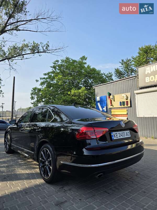 Седан Volkswagen Passat 2015 в Днепре