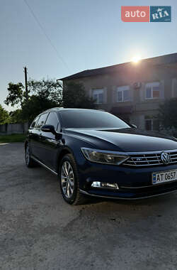 Універсал Volkswagen Passat 2015 в Івано-Франківську