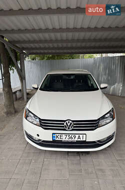 Седан Volkswagen Passat 2015 в Днепре