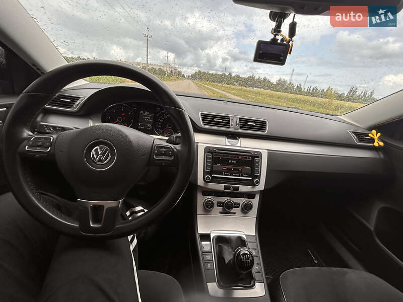 Универсал Volkswagen Passat 2012 в Харькове