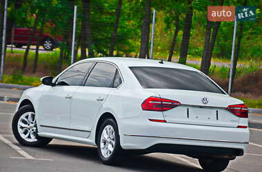 Седан Volkswagen Passat 2017 в Днепре