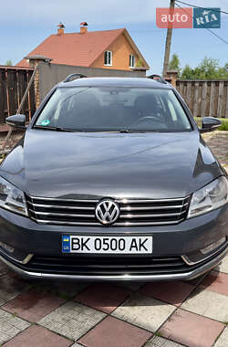 Універсал Volkswagen Passat 2012 в Вараші