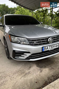 Седан Volkswagen Passat 2017 в Кропивницком