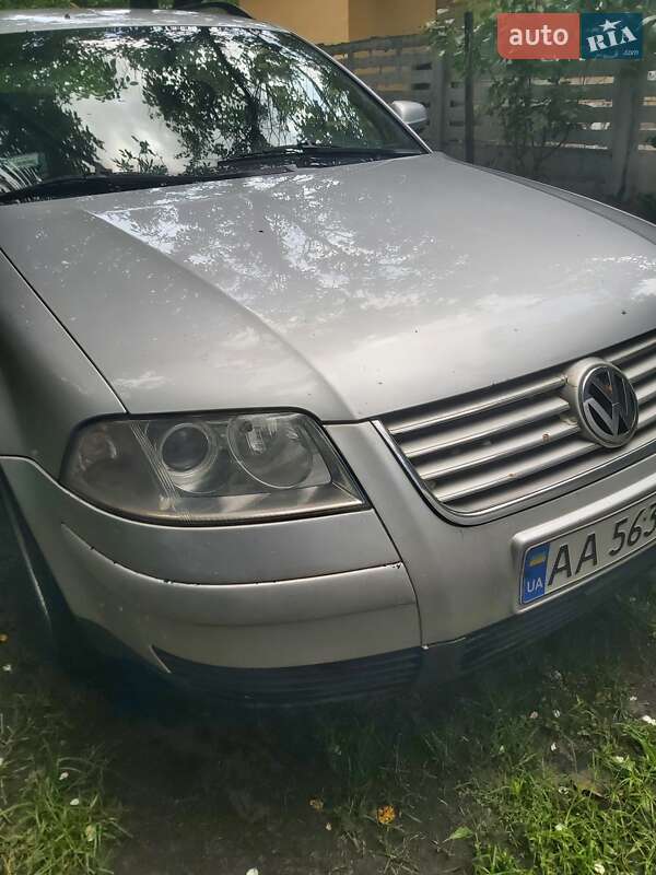 Універсал Volkswagen Passat 2002 в Києві