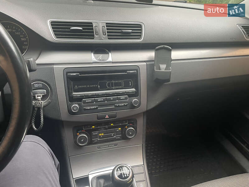 Универсал Volkswagen Passat 2011 в Казатине