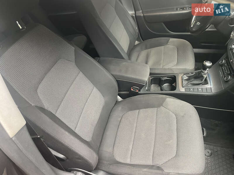 Универсал Volkswagen Passat 2011 в Казатине