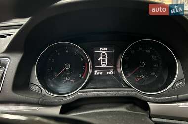 Седан Volkswagen Passat 2015 в 