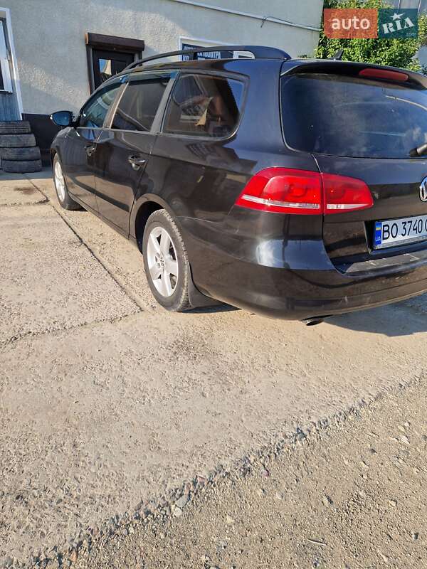Універсал Volkswagen Passat 2012 в Гусятині
