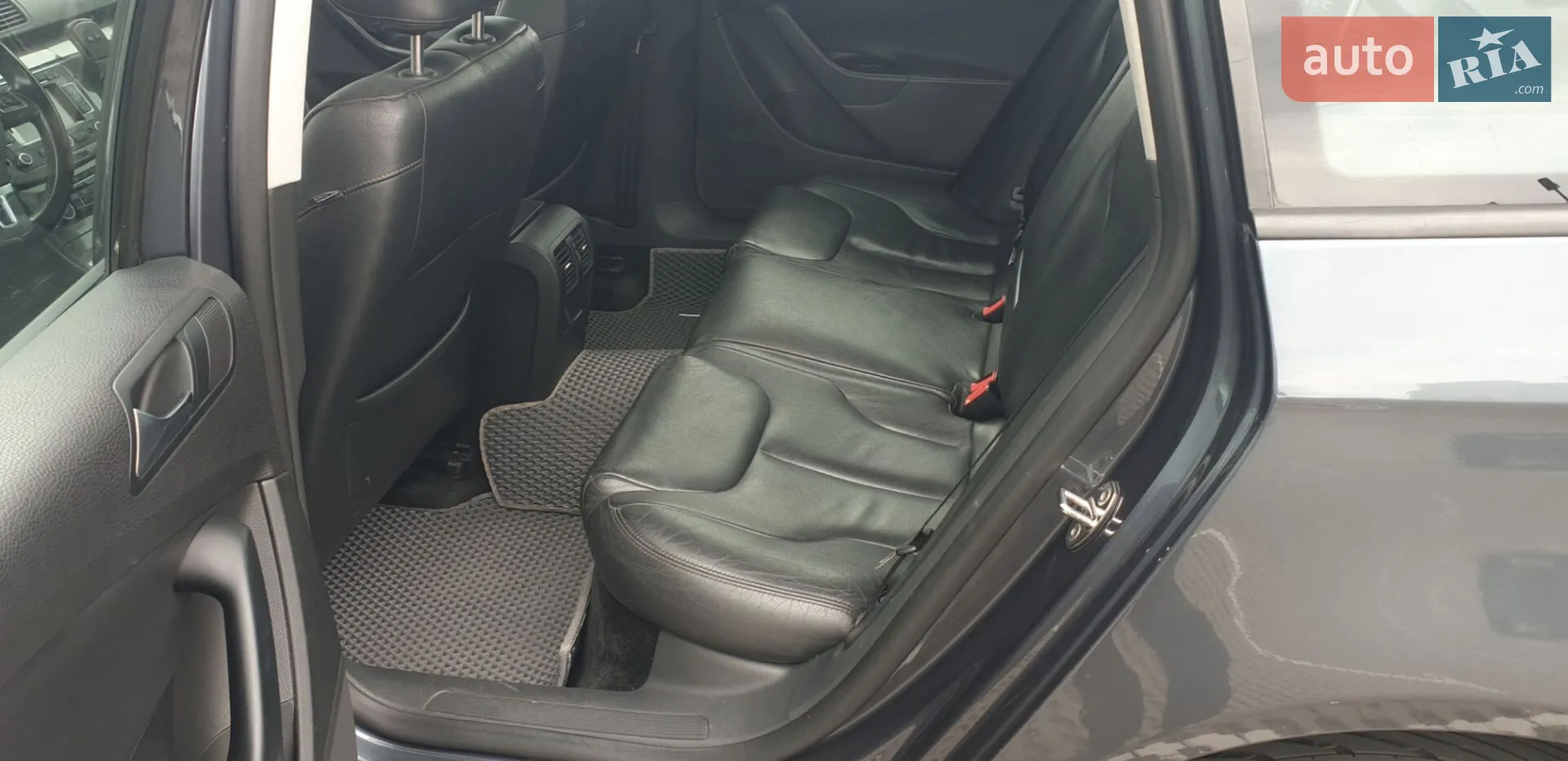 2010 Volkswagen Passat - мініатюра 15