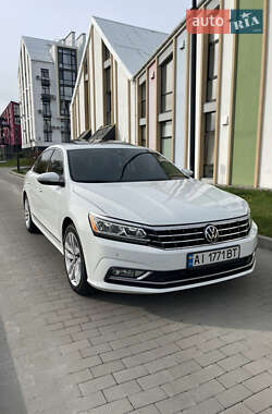 Седан Volkswagen Passat 2017 в Киеве