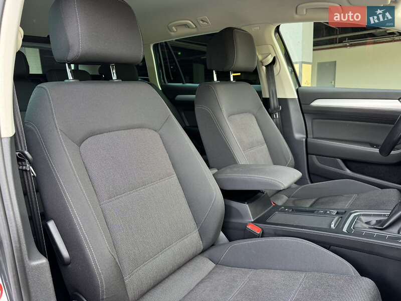 Универсал Volkswagen Passat 2018 в Киеве