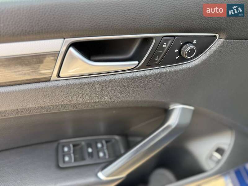 Седан Volkswagen Passat 2016 в Киеве