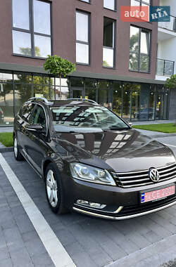 Универсал Volkswagen Passat 2012 в Сваляве