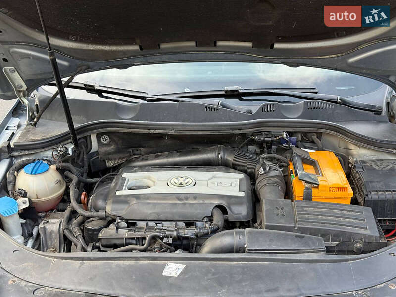 Седан Volkswagen Passat 2011 в Дніпрі