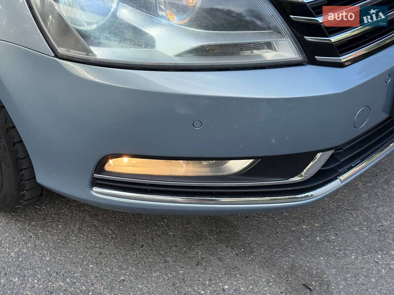 Седан Volkswagen Passat 2011 в Дніпрі