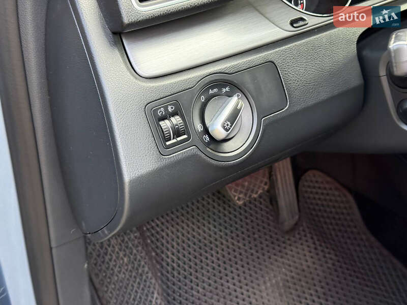 Седан Volkswagen Passat 2011 в Дніпрі