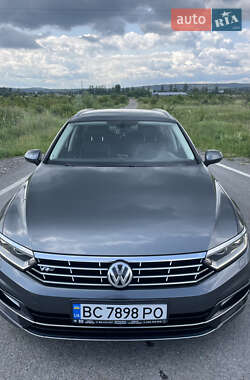Універсал Volkswagen Passat 2016 в Жовкві