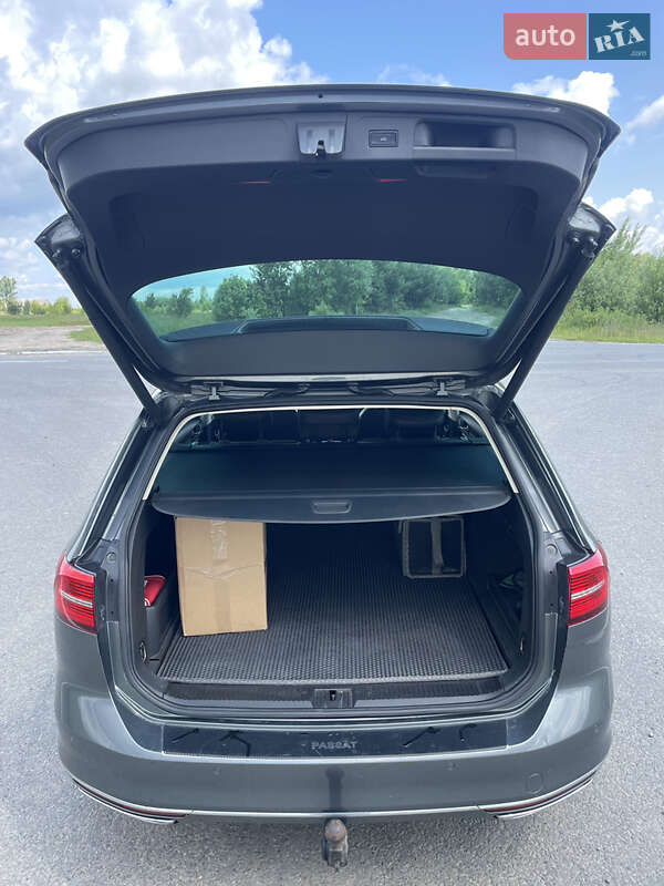 Универсал Volkswagen Passat 2016 в Жовкве
