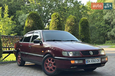 Седан Volkswagen Passat 1995 в Дрогобыче