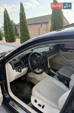 Седан Volkswagen Passat 2014 в 