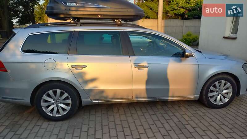 Універсал Volkswagen Passat 2012 в Львові