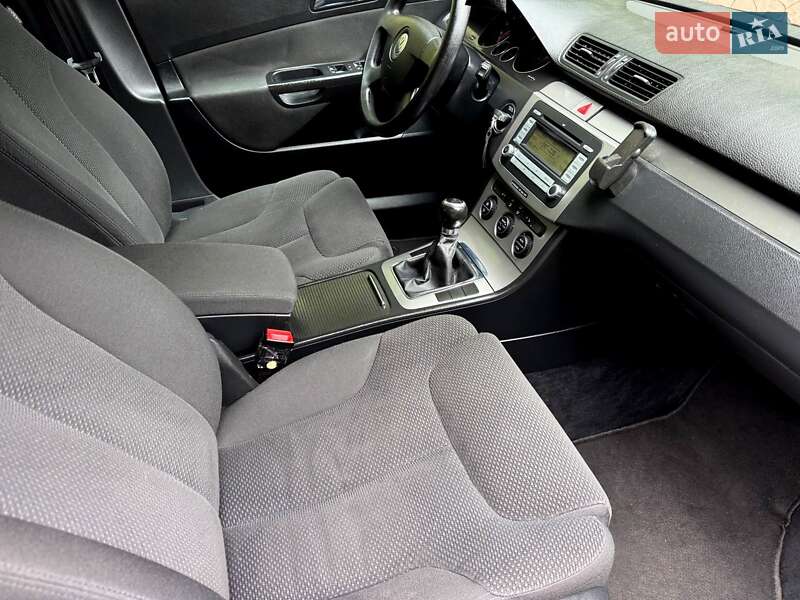 Універсал Volkswagen Passat 2005 в Хмельницькому