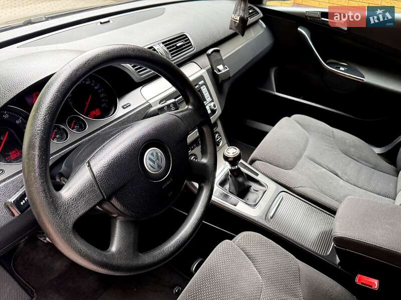Універсал Volkswagen Passat 2005 в Хмельницькому