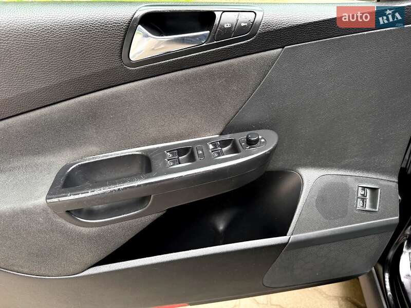 Універсал Volkswagen Passat 2005 в Хмельницькому