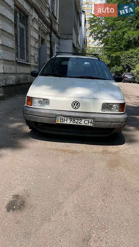 Универсал Volkswagen Passat 1992 в Одессе