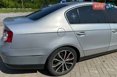 Седан Volkswagen Passat 2005 в 
