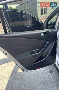Седан Volkswagen Passat 2005 в 