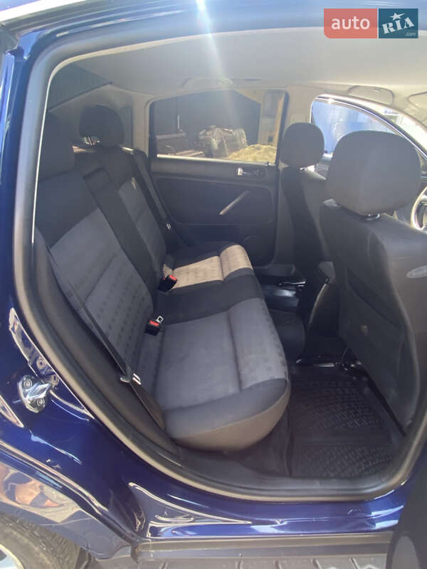 Седан Volkswagen Passat 2000 в Меденичах