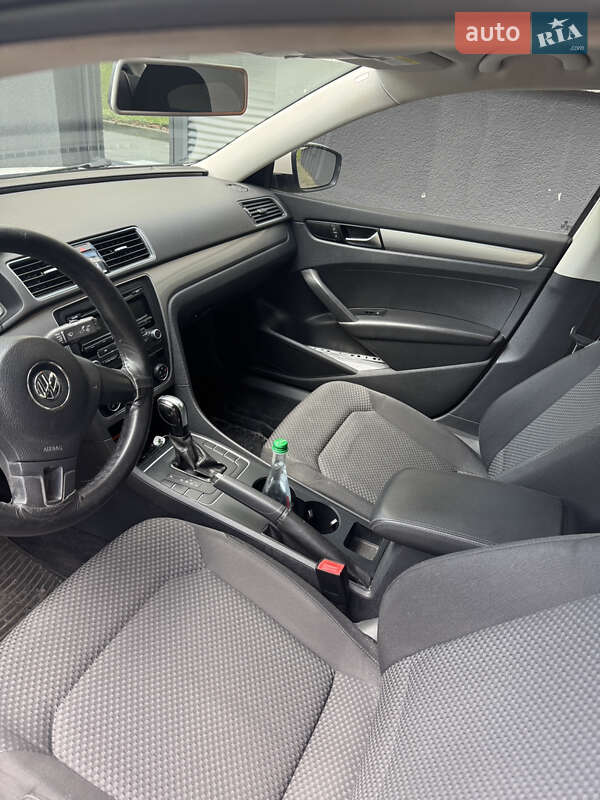 Седан Volkswagen Passat 2013 в Львове