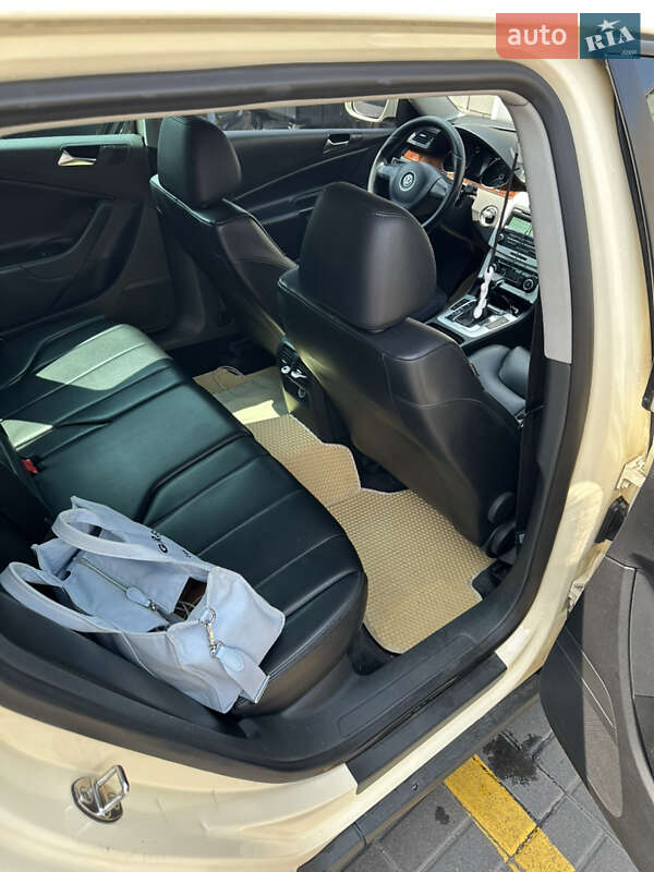 Универсал Volkswagen Passat 2011 в Киеве