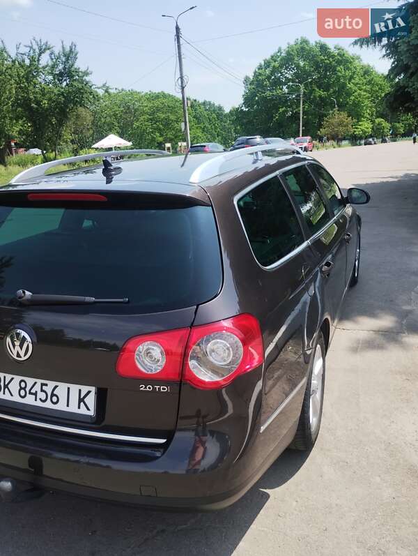 Универсал Volkswagen Passat 2009 в Ровно