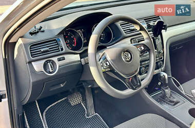 Седан Volkswagen Passat 2016 в 