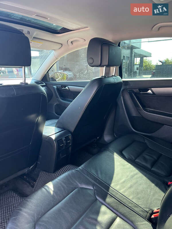 Седан Volkswagen Passat 2013 в Львове