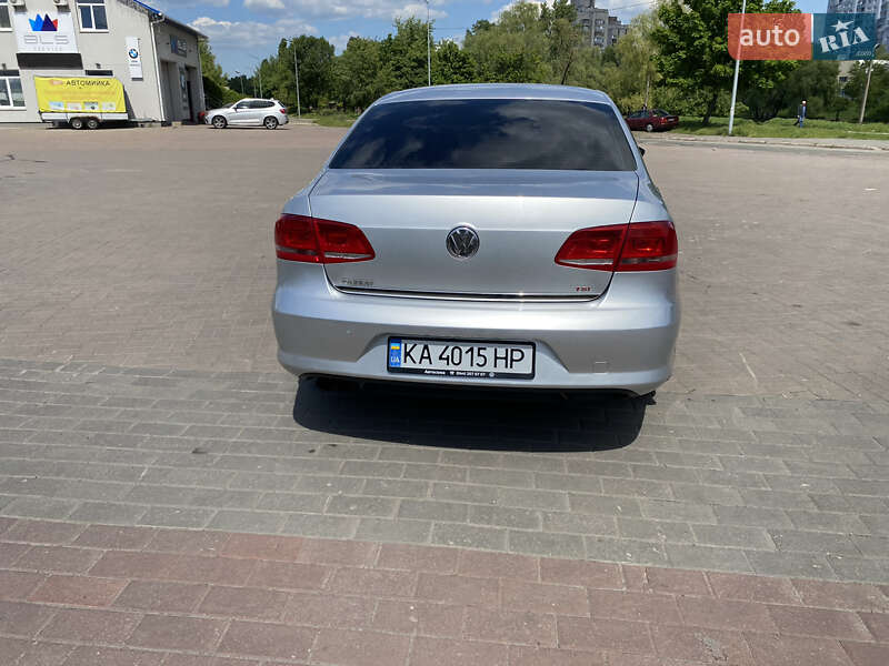 Седан Volkswagen Passat 2011 в Киеве