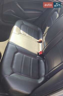 Седан Volkswagen Passat 2012 в 