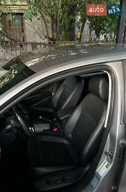 Седан Volkswagen Passat 2012 в 