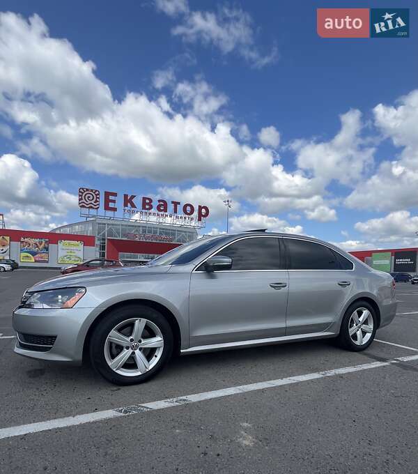 Седан Volkswagen Passat 2012 в Ровно