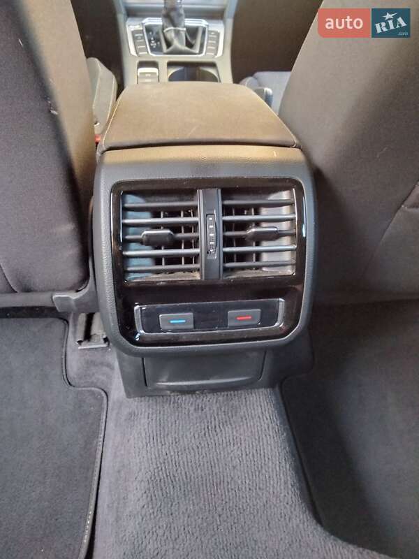 Универсал Volkswagen Passat 2017 в Житомире