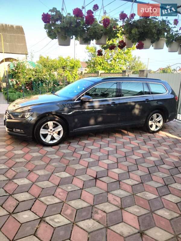 Универсал Volkswagen Passat 2017 в Житомире