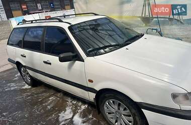 Універсал Volkswagen Passat 1994 в Харкові